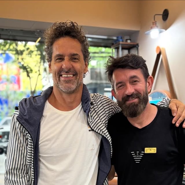 Luis Carlinhos com o Tim na Barbearia do Tim